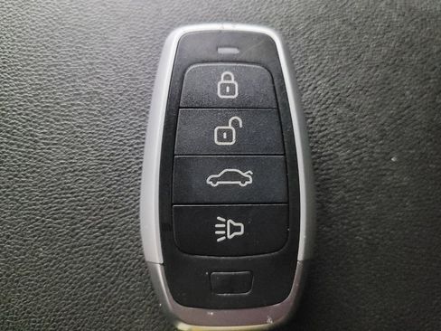 Used 2019 Chevrolet Equinox LT image 32