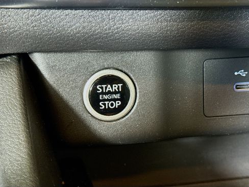 Used 2023 Nissan Rogue SV image 21