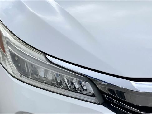 Used 2016 Honda Accord Touring image 28