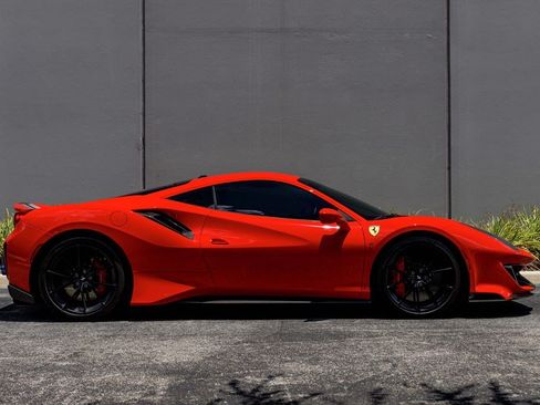 Used 2019 Ferrari 488 Pista Coupe RWD image 6