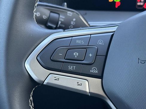 New 2026 Volkswagen Tiguan SE FWD image 18