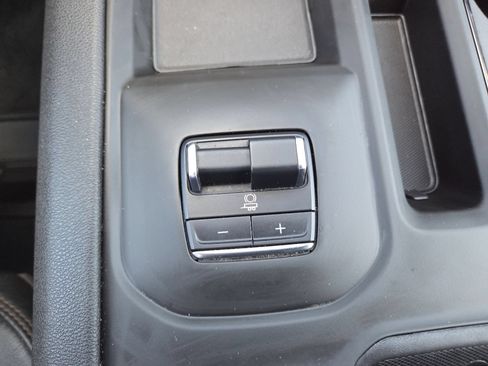 Used 2025 GMC Sierra 2500 AT4 w/ AT4 Premium Plus Package AWD/4WD image 12