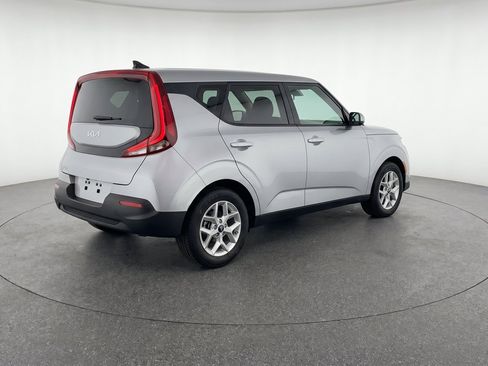 Used 2025 Kia Soul LX w/ LX Technology Package FWD image 7