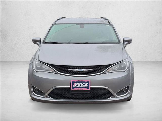 Used 2018 Chrysler Pacifica Touring-L Plus FWD image 2