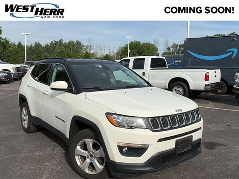 Used 2018 Jeep Compass Latitude w/ Cold Weather Group AWD/4WD image 19