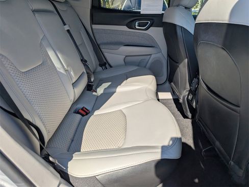 Used 2022 Jeep Compass Latitude image 13