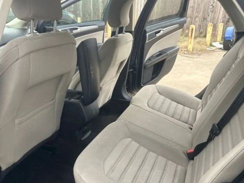 Used 2018 Ford Fusion S image 6