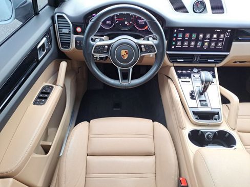 Certified 2022 Porsche Cayenne image 17