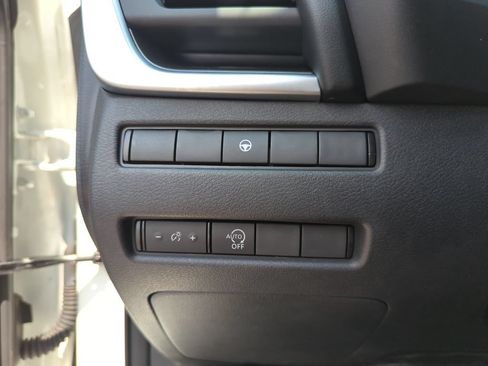Certified 2023 Nissan Rogue SV AWD/4WD image 42