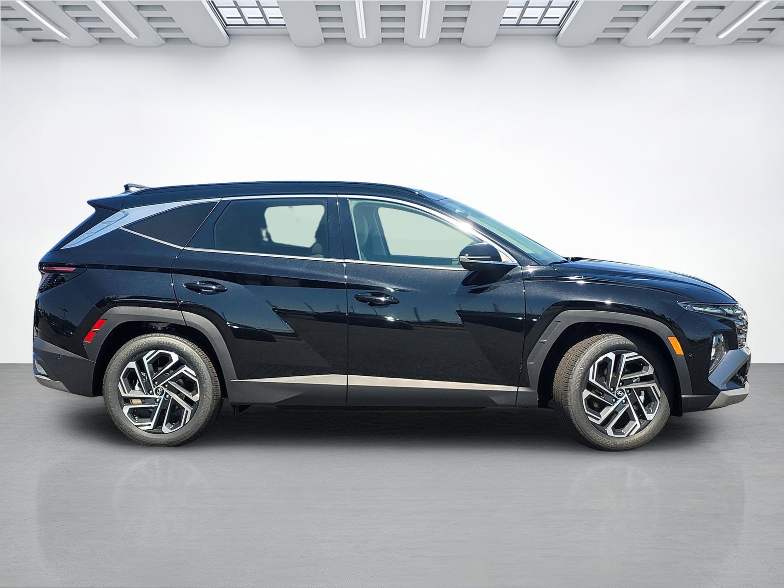 New 2026 Hyundai Tucson Limited FWD image 3