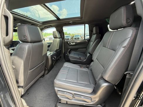 Used 2023 Chevrolet Suburban RST w/ Luxury Package AWD/4WD image 24