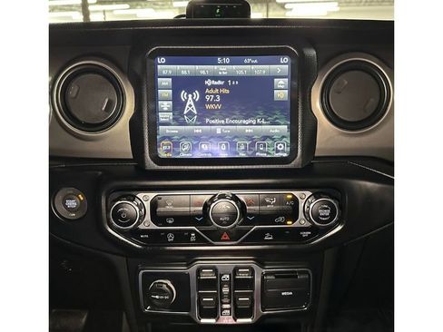 Used 2021 Jeep Gladiator Sport image 31