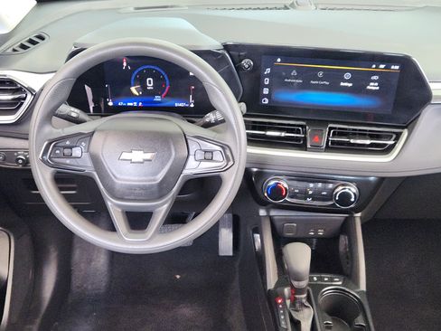 Used 2025 Chevrolet TrailBlazer LT AWD/4WD image 29