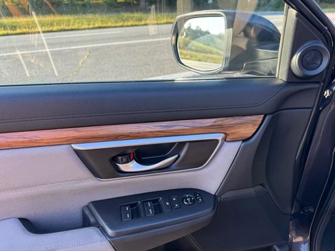 Used 2017 Honda CR-V EX image 12