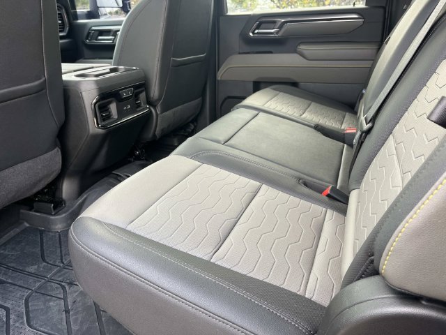 Used 2024 Chevrolet Silverado 2500 ZR2 w/ Technology Package AWD/4WD image 26