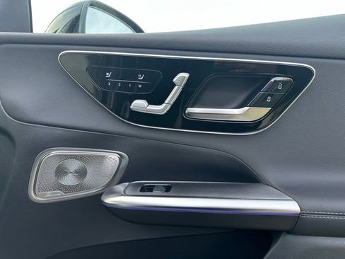 Used 2026 Mercedes-Benz GLC 300 4MATIC image 25