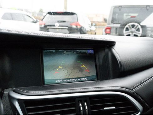 Used 2019 INFINITI QX30 AWD image 16