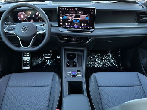 New 2026 Volkswagen Tiguan SE R-Line FWD image 13