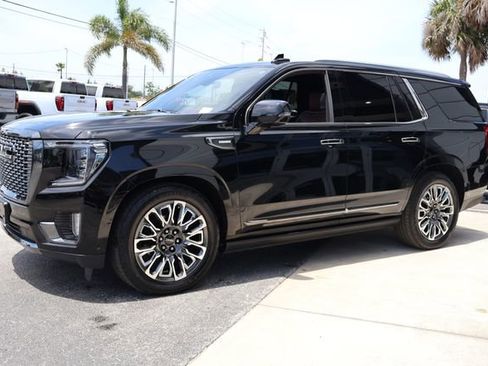 Used 2023 GMC Yukon Denali Ultimate AWD/4WD image 4