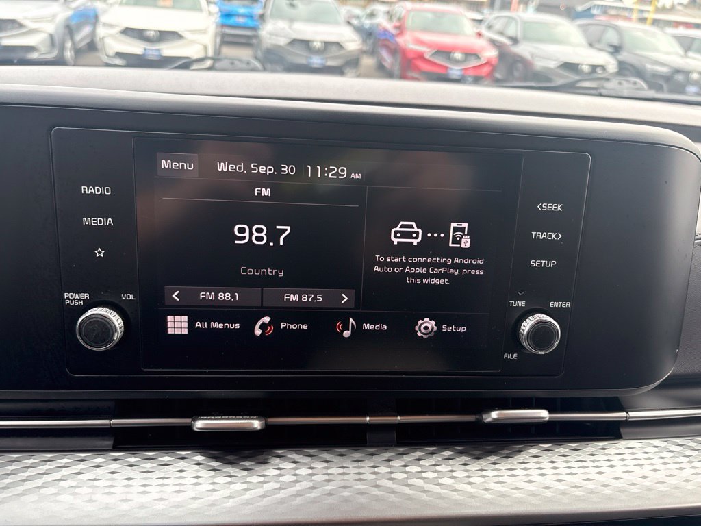 Used 2024 Kia Carnival LX FWD image 20