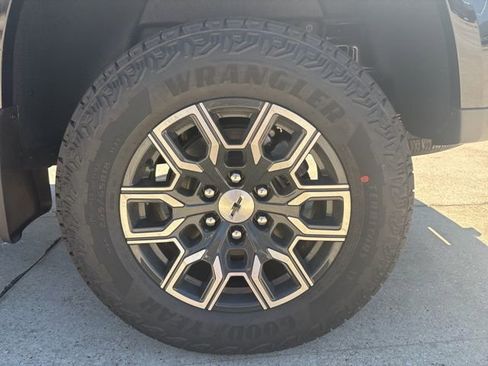 New 2026 Chevrolet Colorado Z71 w/ Technology Package AWD/4WD image 12