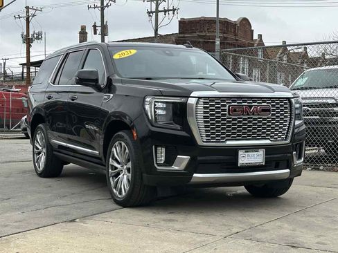 Used 2021 GMC Yukon Denali w/ Denali Premium Package AWD/4WD image 3