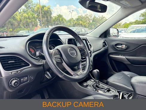 Used 2019 Jeep Cherokee Limited AWD/4WD image 5