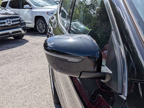 Used 2020 Nissan Rogue Sport SV image 12