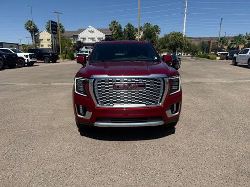Used 2024 GMC Yukon Denali w/ Advanced Technology Package AWD/4WD image 2
