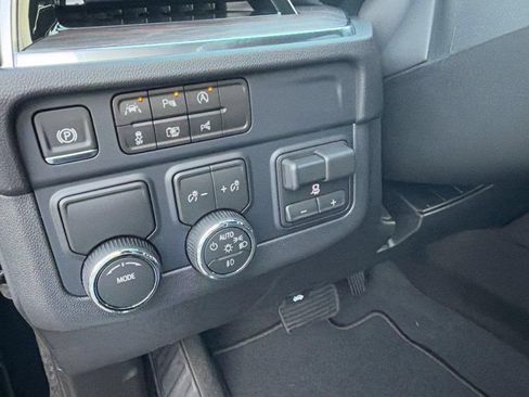 New 2026 Chevrolet Suburban LT w/ Comfort Package RWD image 21