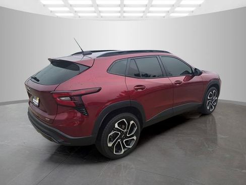 Used 2024 Chevrolet Trax RS image 8