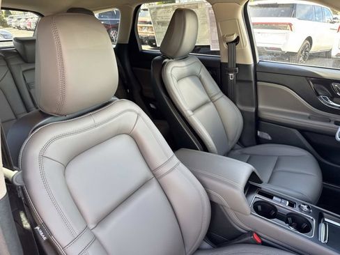 New 2026 Lincoln Corsair Premiere FWD image 19