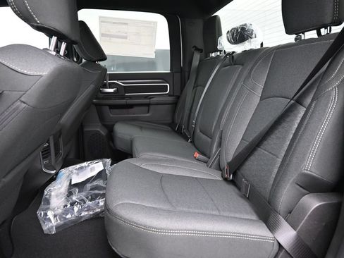 New 2026 RAM 2500 Big Horn AWD/4WD image 15