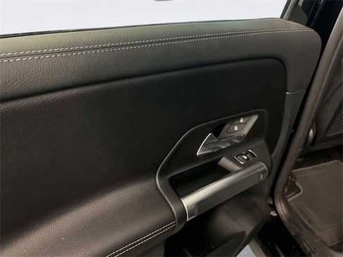 Used 2022 Mercedes-Benz GLB 250 4MATIC image 10