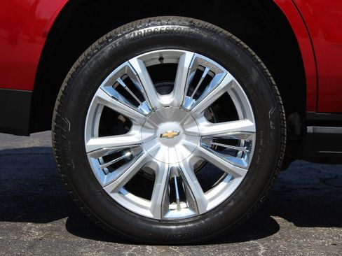 Used 2021 Chevrolet Tahoe High Country w/ Premium Package 2 AWD/4WD image 28