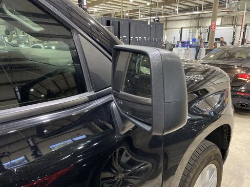 Used 2025 Chevrolet Silverado 1500 Custom image 21