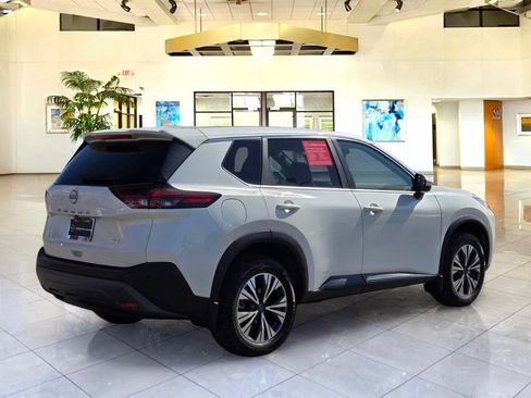 Certified 2023 Nissan Rogue SV FWD image 5
