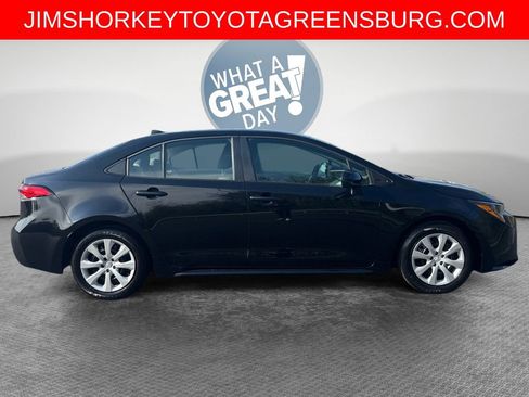 Used 2024 Toyota Corolla LE FWD image 2