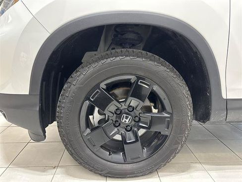 Used 2025 Honda Ridgeline Black Edition image 7