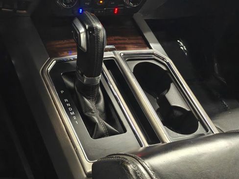 Used 2015 Ford F150 Platinum image 11
