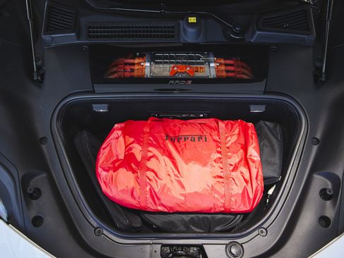 Used 2024 Ferrari SF90 Spider image 13