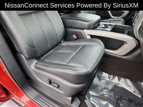 Used 2018 Nissan Titan SL image 25