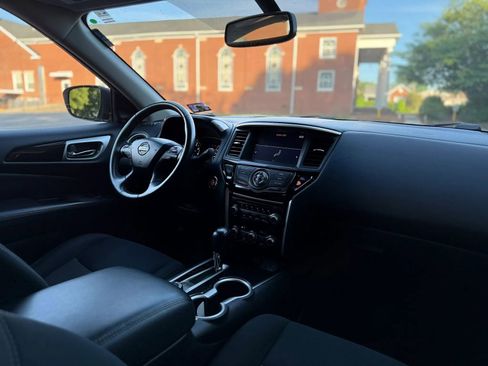 Used 2019 Nissan Pathfinder SV AWD/4WD image 13