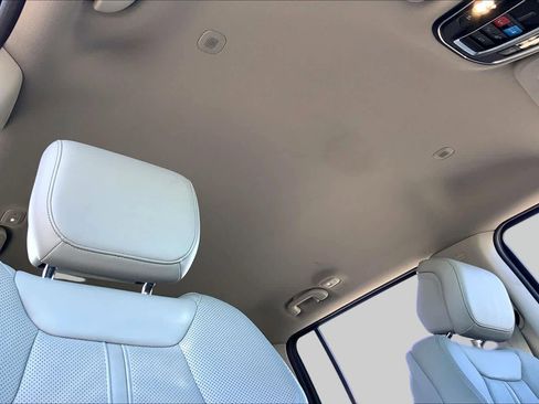 Used 2024 Jeep Wagoneer Series II w/ Flexible Seating Group RWD image 14