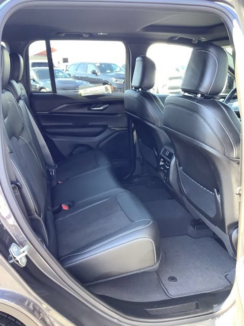 Used 2023 Jeep Grand Cherokee Altitude AWD/4WD image 21
