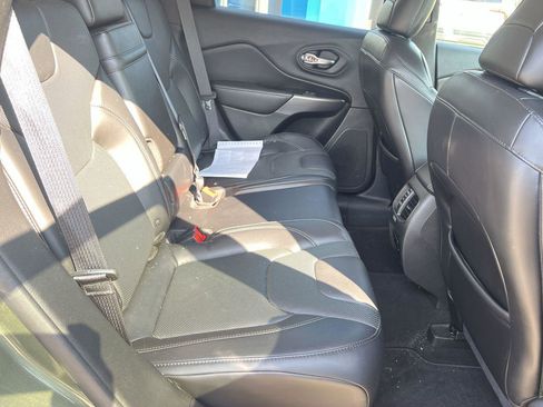 Used 2019 Jeep Cherokee Limited image 26