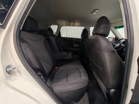 Used 2017 Kia Soul + w/ Designer's Package FWD image 22