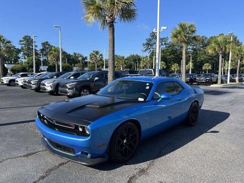 Used 2015 Dodge Challenger R/T Scat Pack RWD image 5