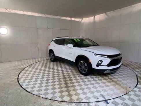 Used 2024 Chevrolet Blazer LT w/ Convenience Package FWD image 5