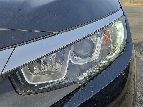 Certified 2017 Honda Civic EX image 9